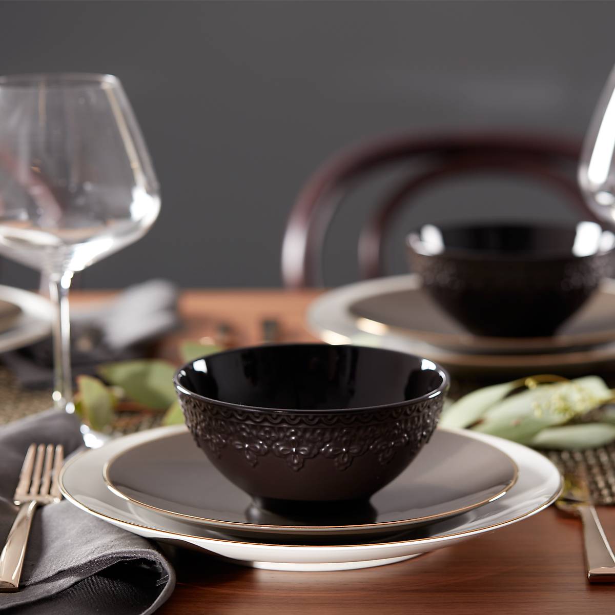 Chelse Muse Fleur Black All-Purpose Bowls - Set of 4