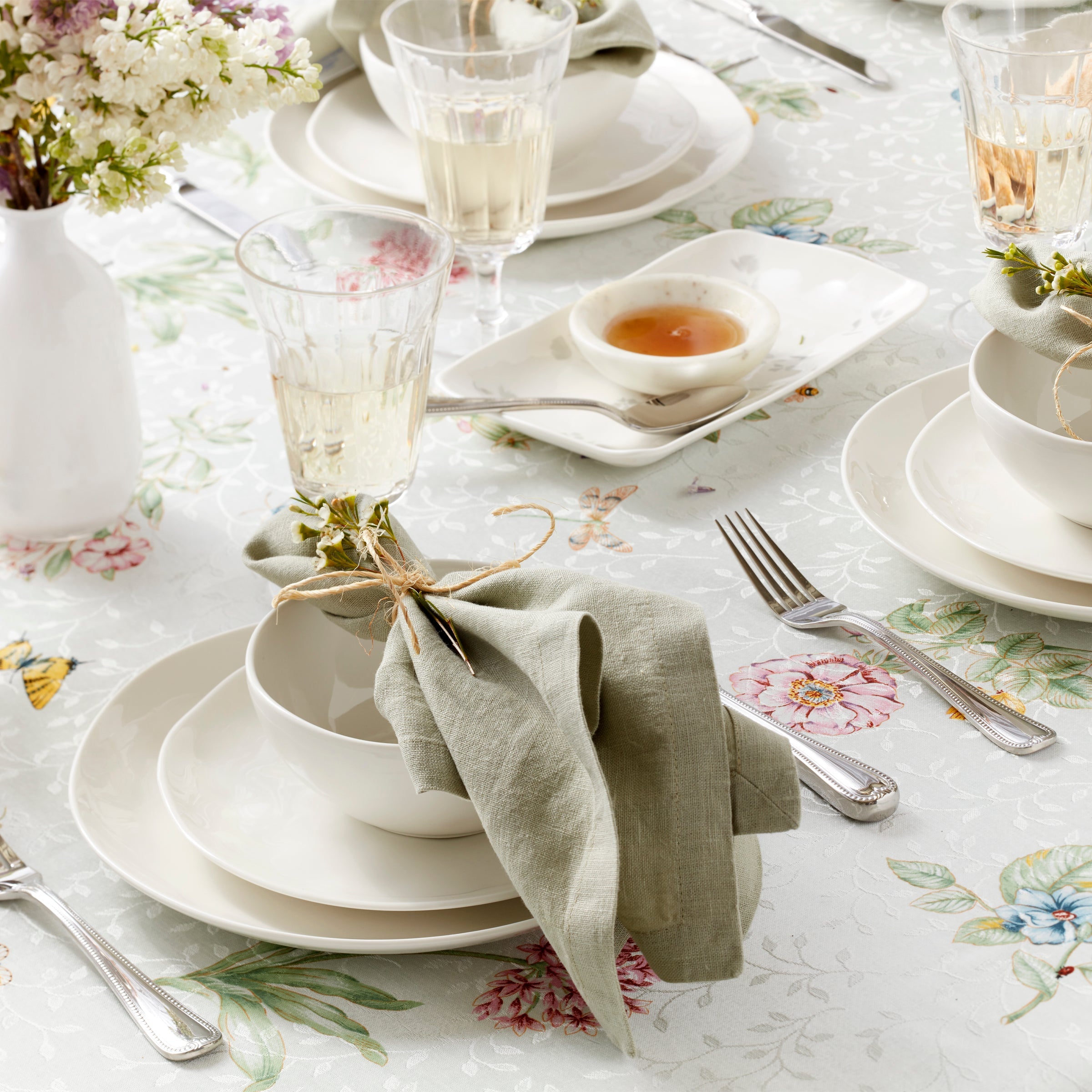 "Bay Colors 12-Piece Dinnerware Set, White"