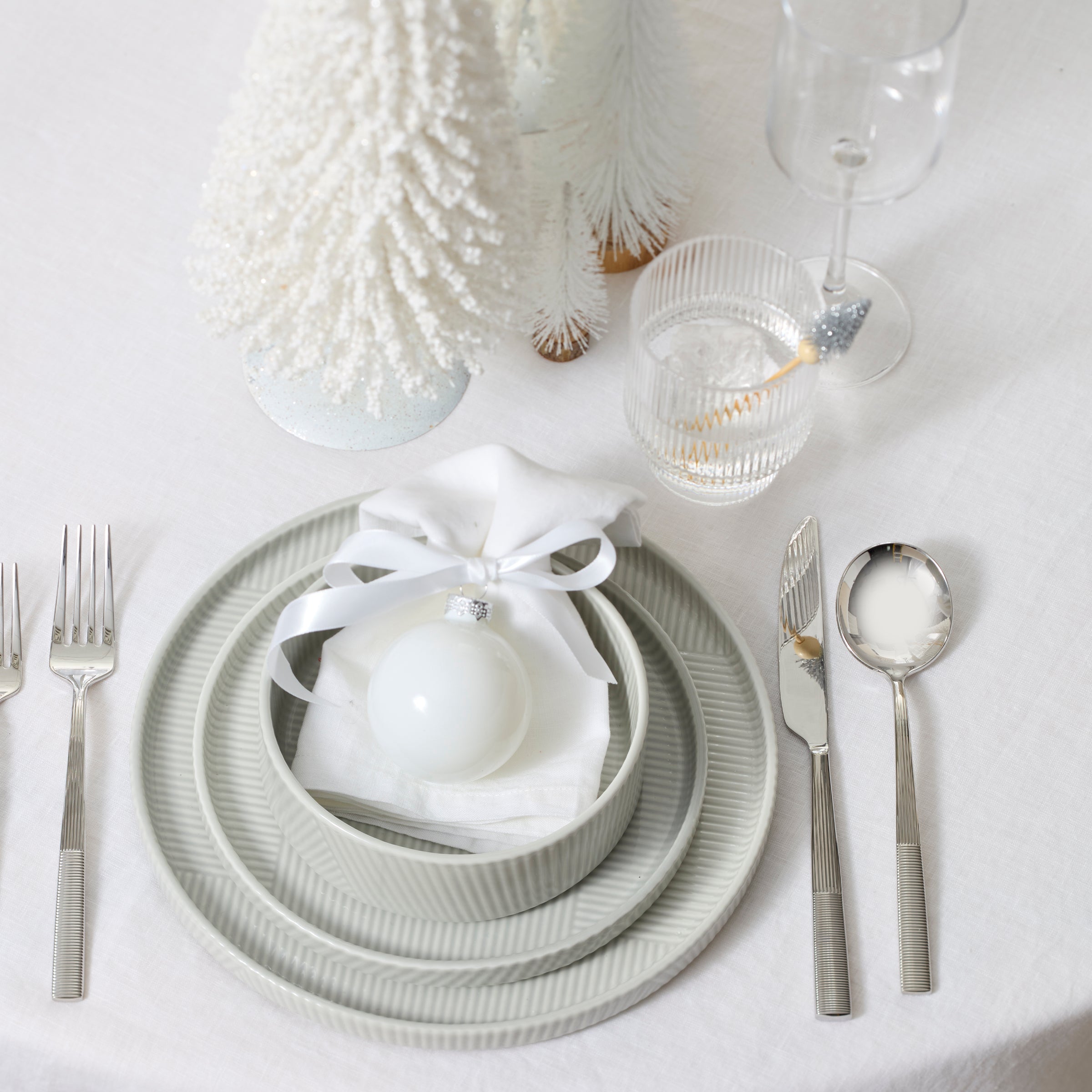 Modulus Vapor 16-Piece Dinnerware Set