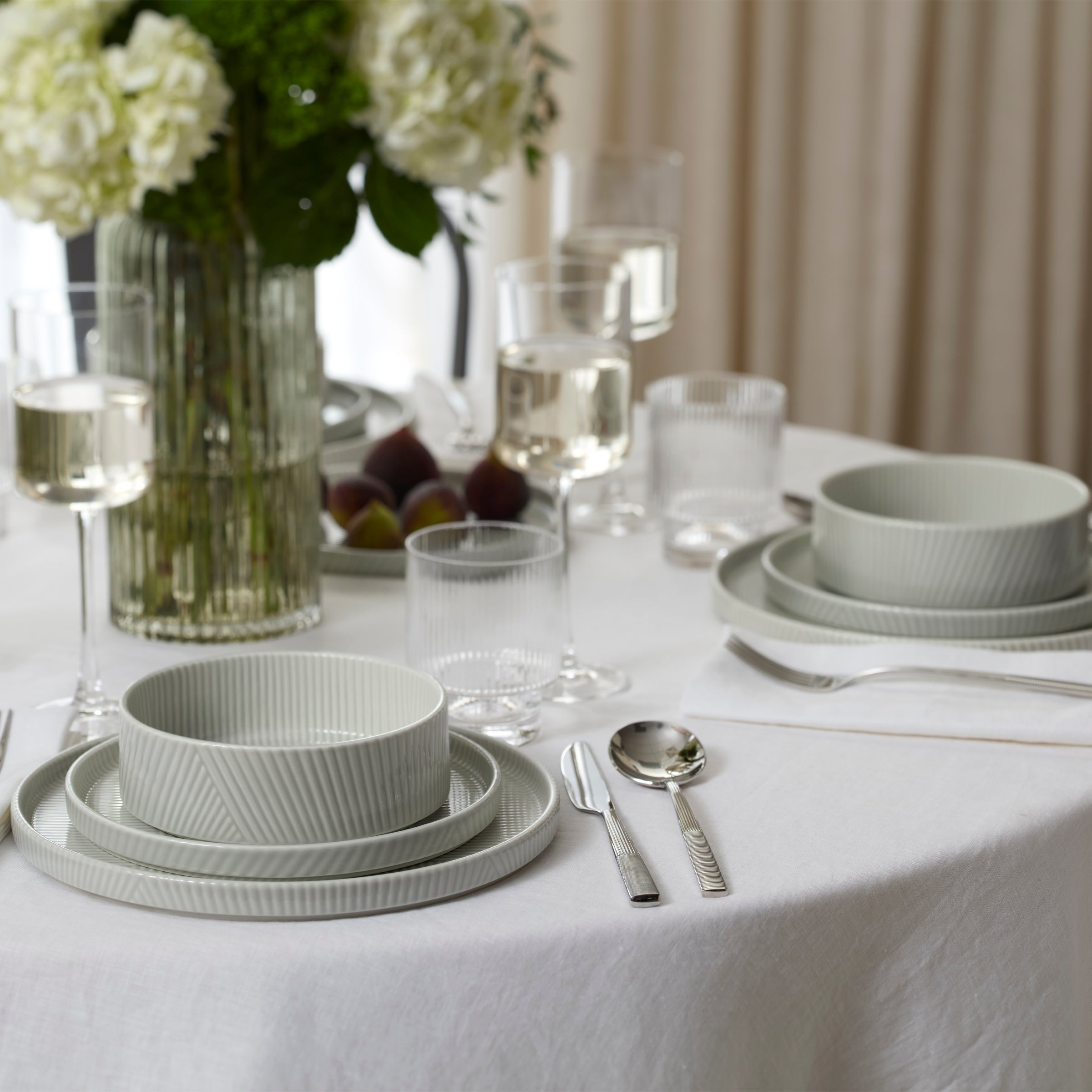 Modulus Vapor 16-Piece Dinnerware Set