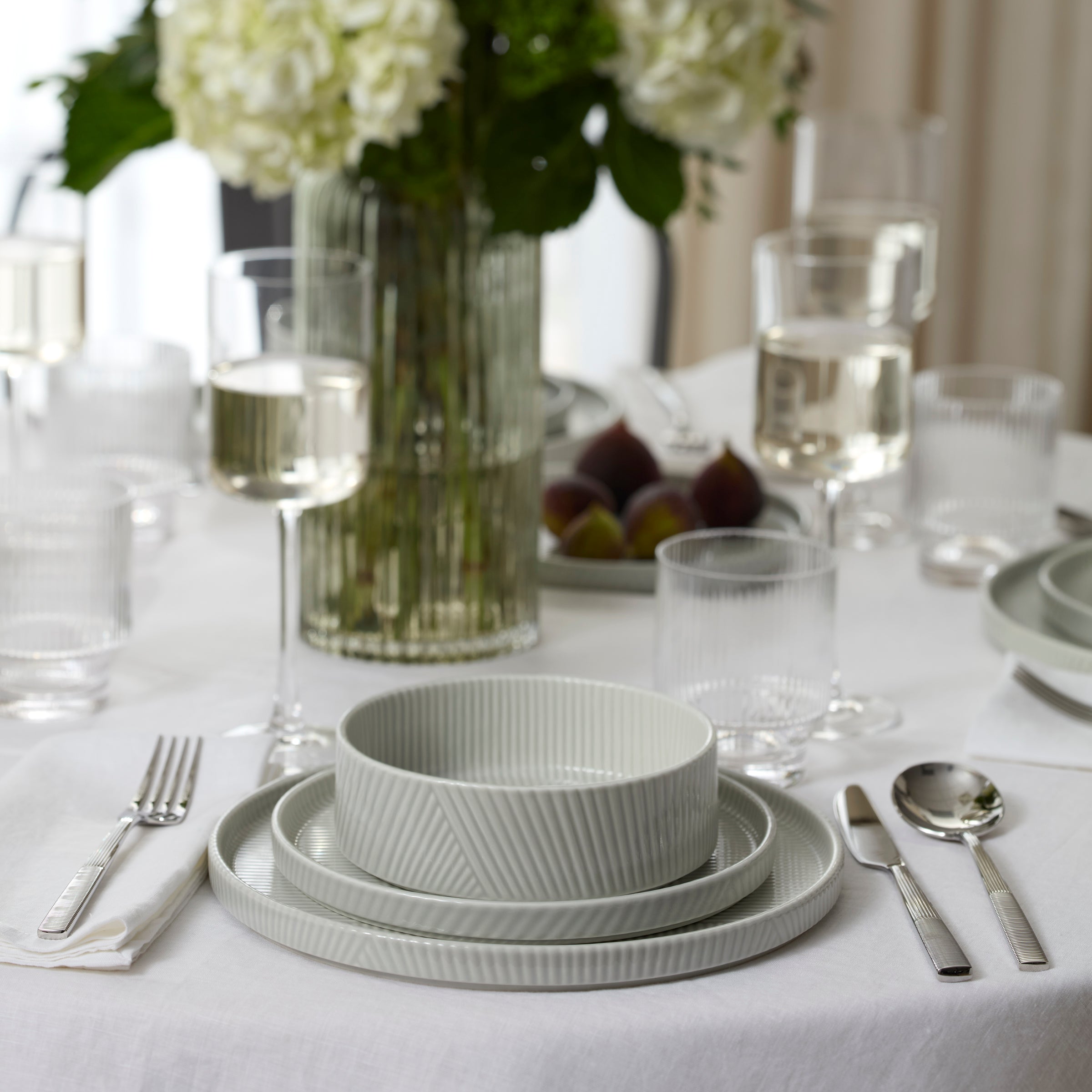 Modulus Vapor 16-Piece Dinnerware Set